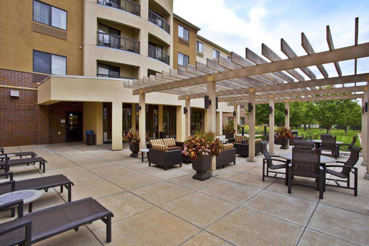 Courtyard by Marriott Madison West / Middleton - Housity