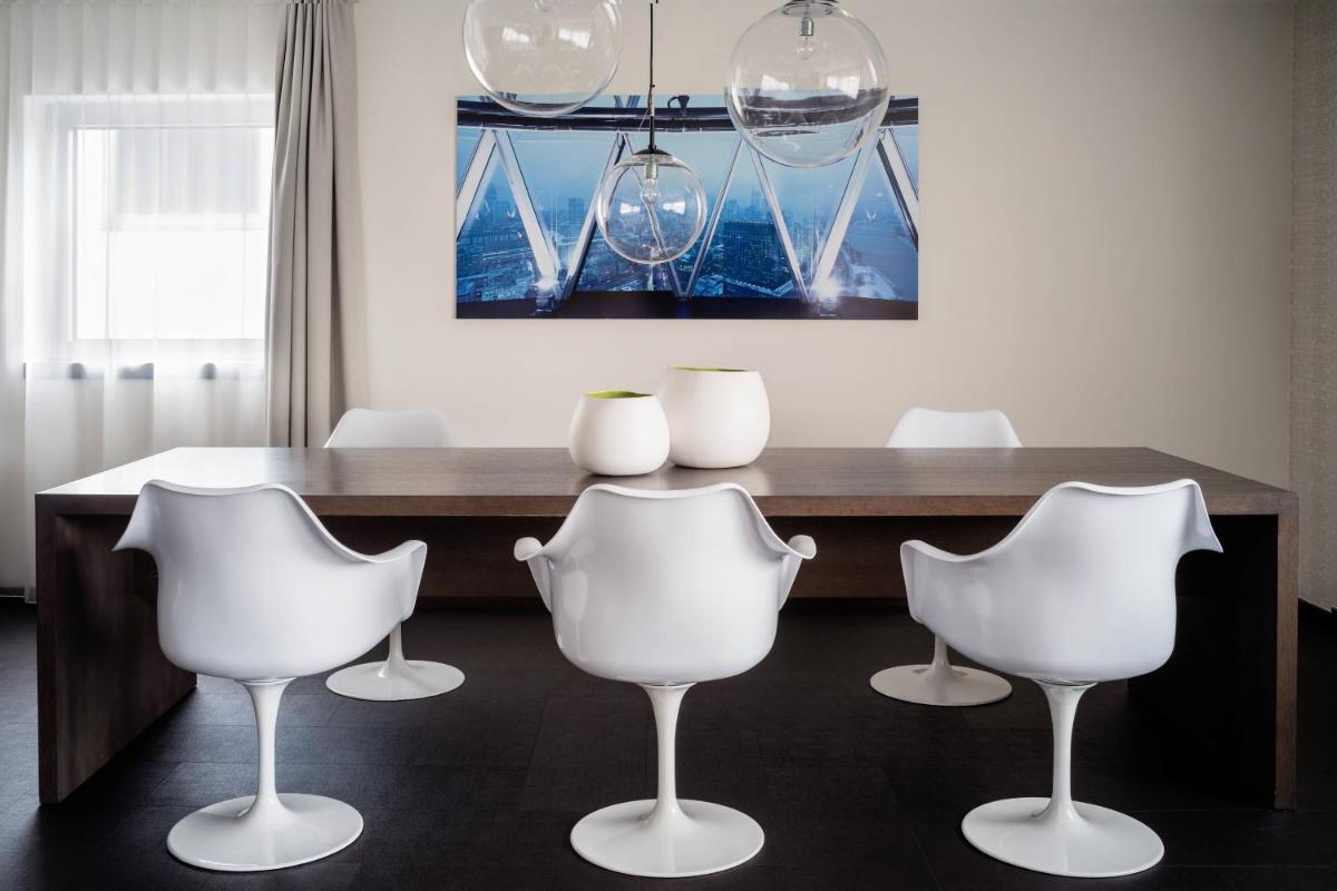 TV/Unterhaltungsangebot in der Unterkunft Le Méridien Frankfurt TV/Unterhaltungsangebot in der Unterkunft Le Méridien Frankfurt