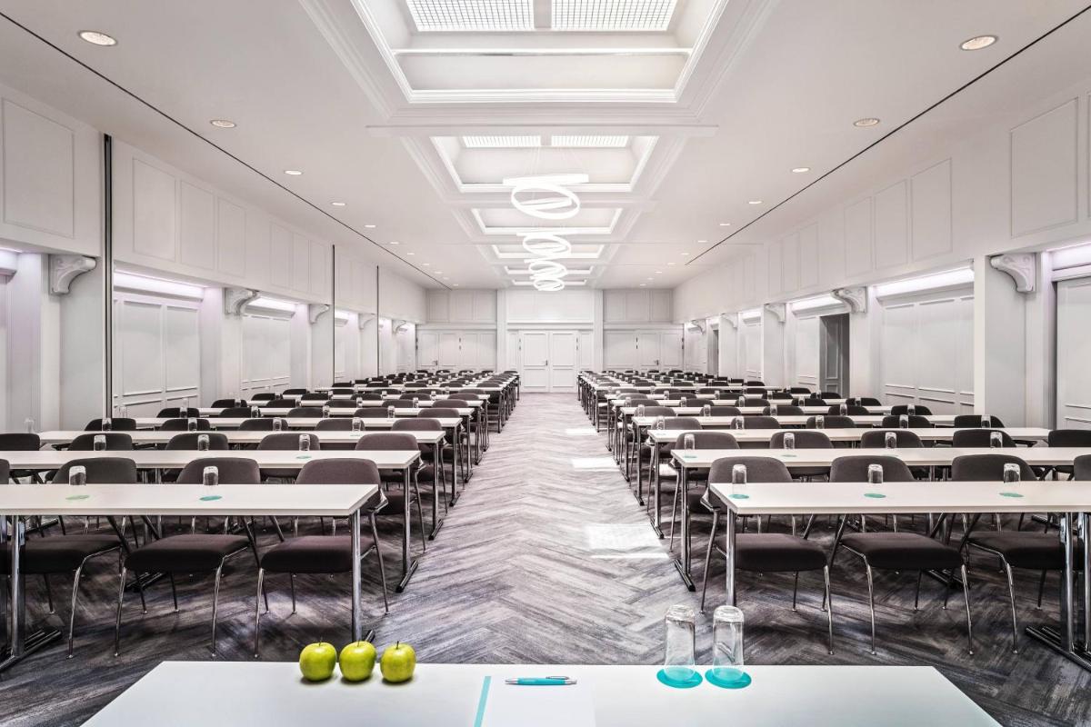 Der Geschäftsbereich oder Konferenzraum in der Unterkunft Le Méridien Frankfurt