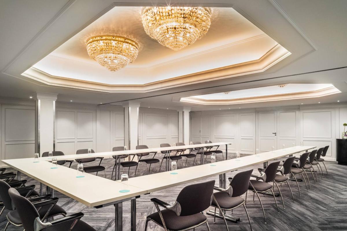 Der Geschäftsbereich oder Konferenzraum in der Unterkunft Le Méridien Frankfurt