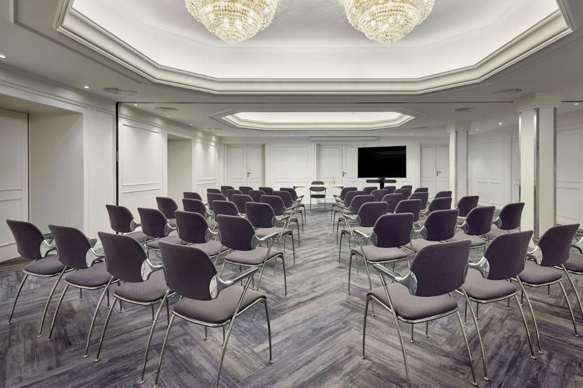Der Geschäftsbereich oder Konferenzraum in der Unterkunft Le Méridien Frankfurt