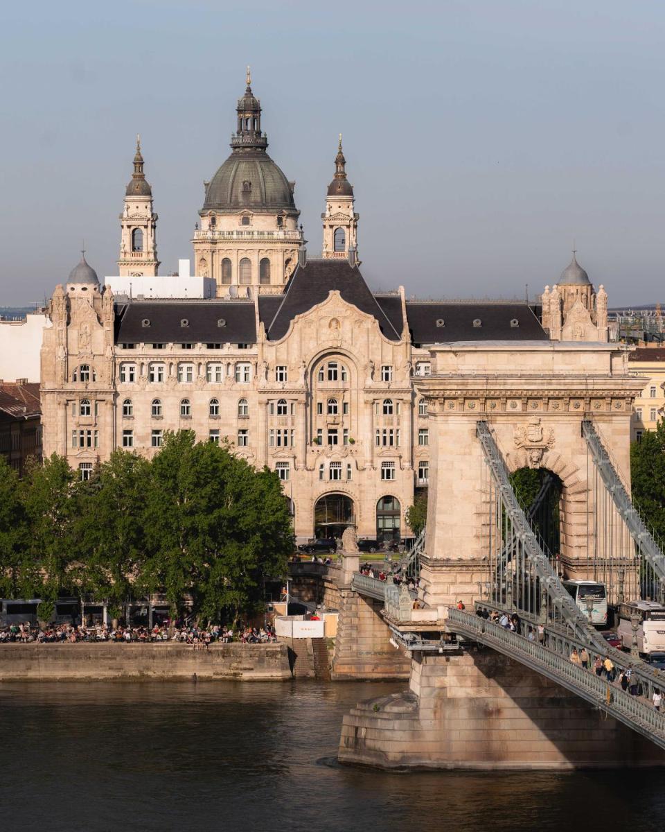 Four Seasons Hotel Gresham Palace Budapest - Housity