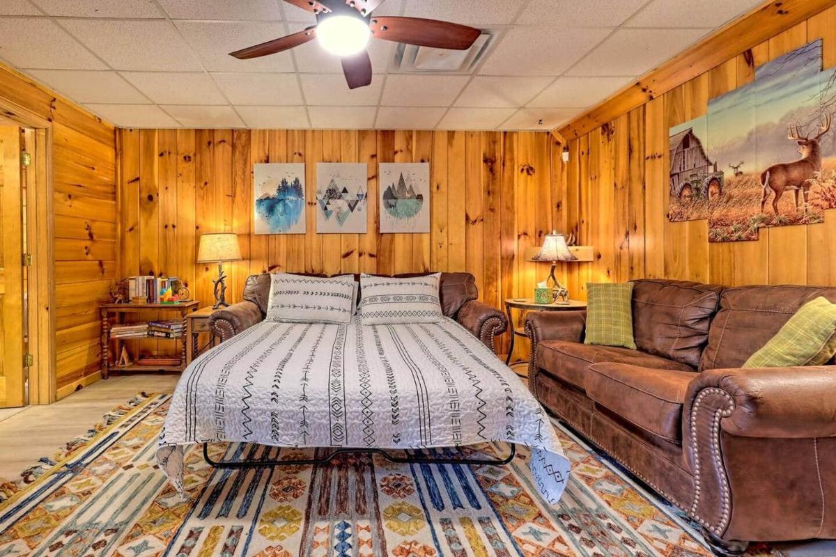 Serene Mountain Retreat Near Helen - Housity
