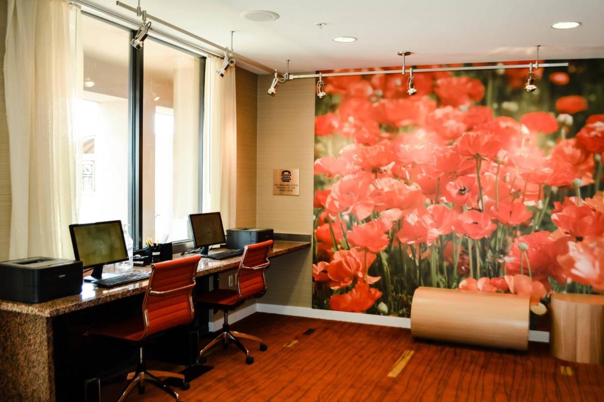 Courtyard by Marriott Salina - Housity