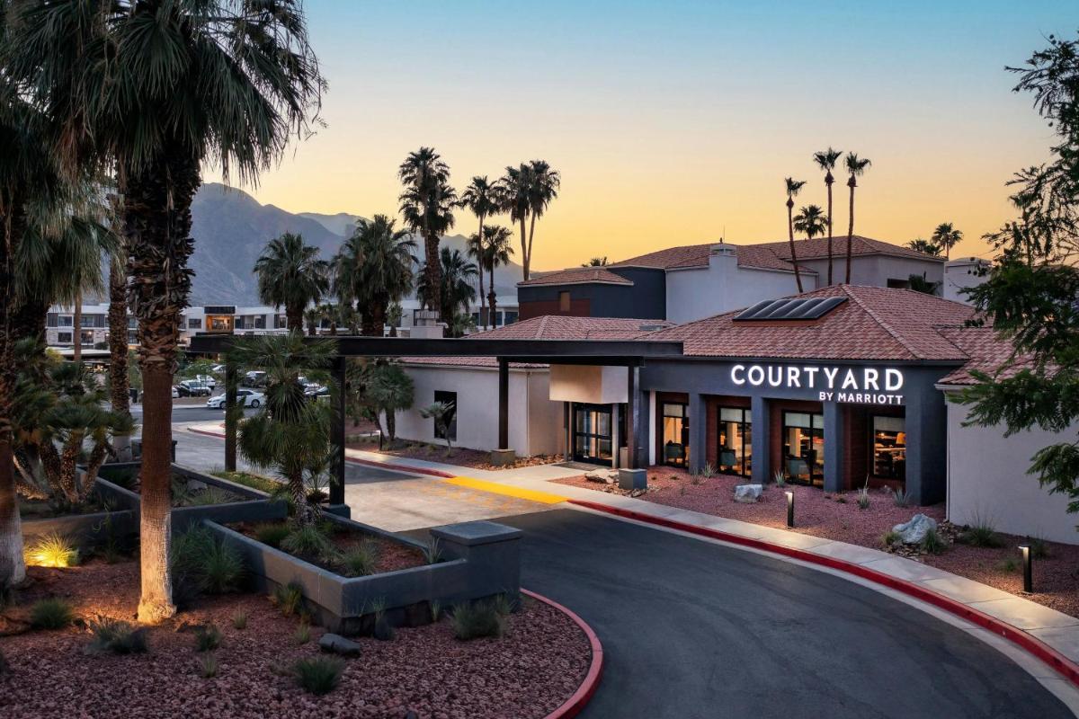Courtyard by Marriott Palm Springs - Hizvo