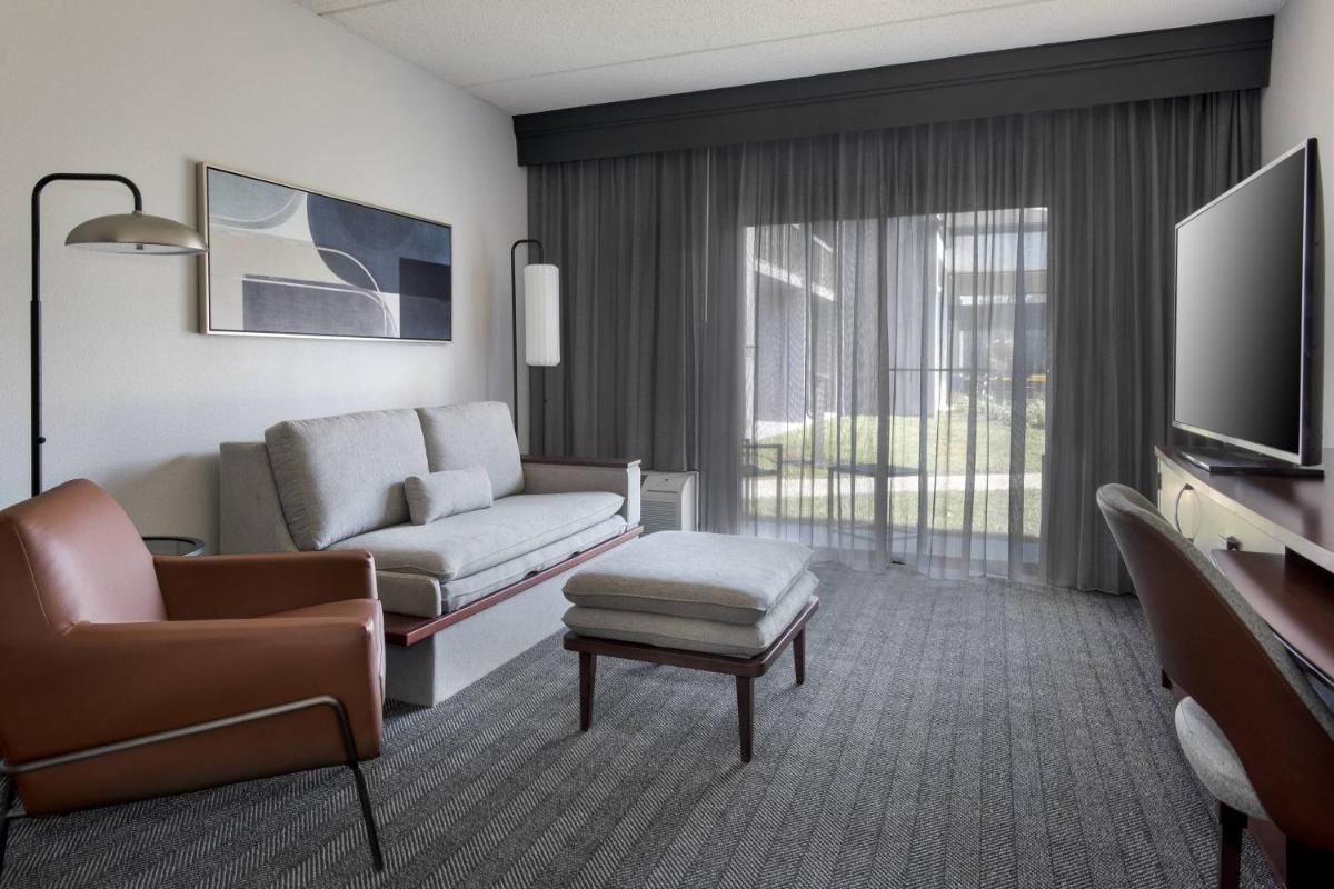 Courtyard by Marriott Poughkeepsie - Housity