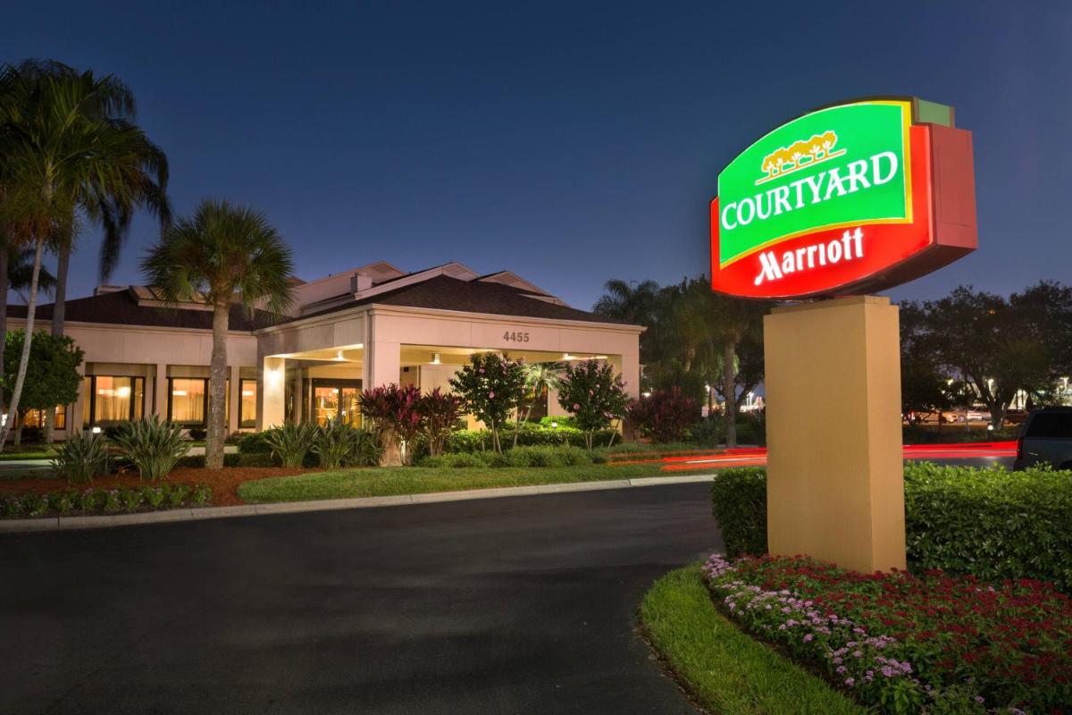 Courtyard Fort Myers Cape Coral - Housity