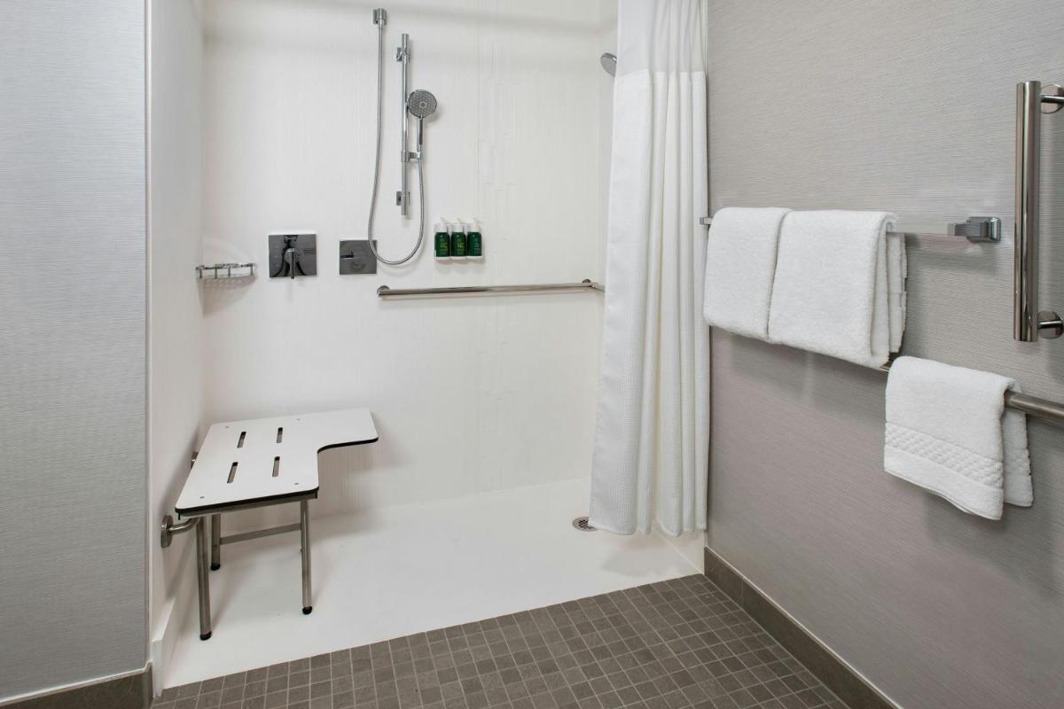 Courtyard by Marriott Silver Spring North/White Oak - Housity