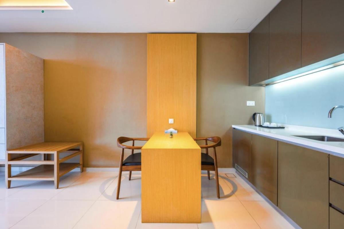 Greystone 99 Suites - Housity