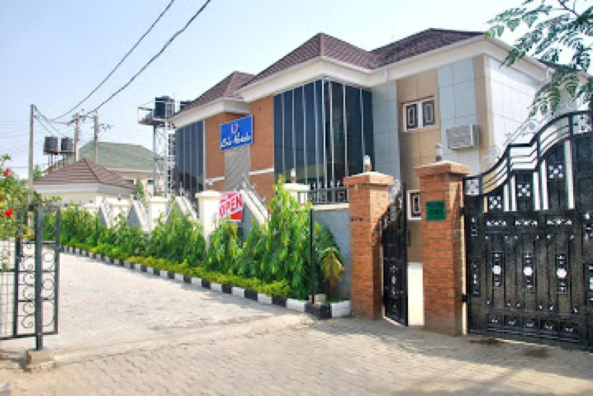 Room in Lodge - Lois Hotels Ltd Makurdi - Housity
