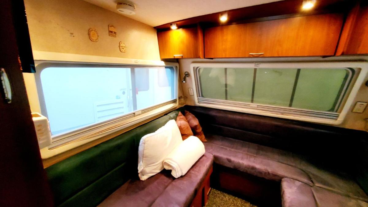 Que Camper Ct Full Bath - Housity