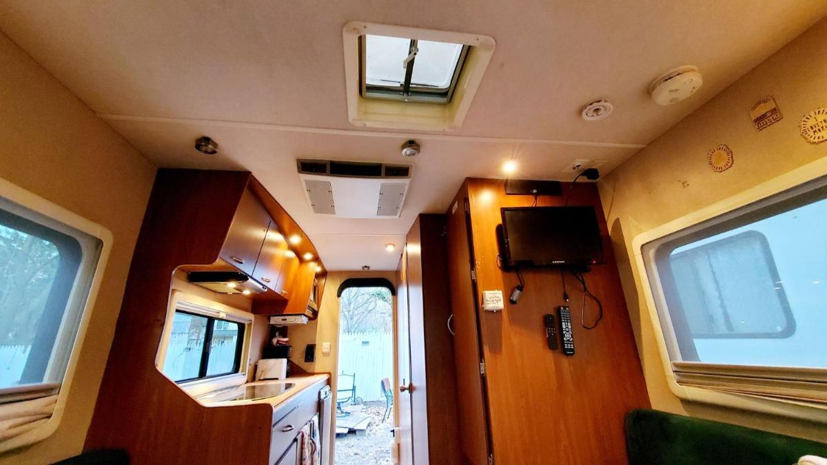 Que Camper Ct Full Bath - Housity