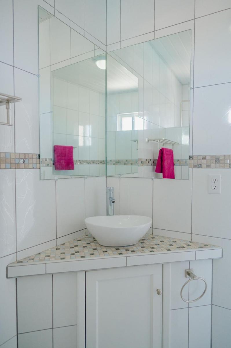Huge 4-bedroom apartment 2 km from Eagle beach - Housity