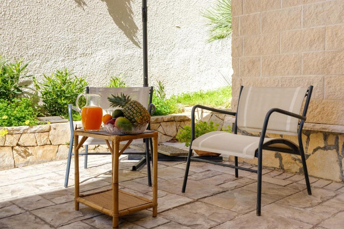 Villa With Climate, Wi-Fi and Private Parking - Housity