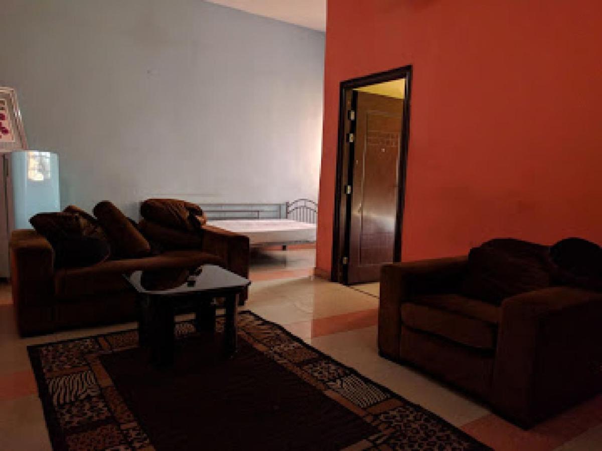Room in Lodge - Clen-phil Hotels And Suite - Housity