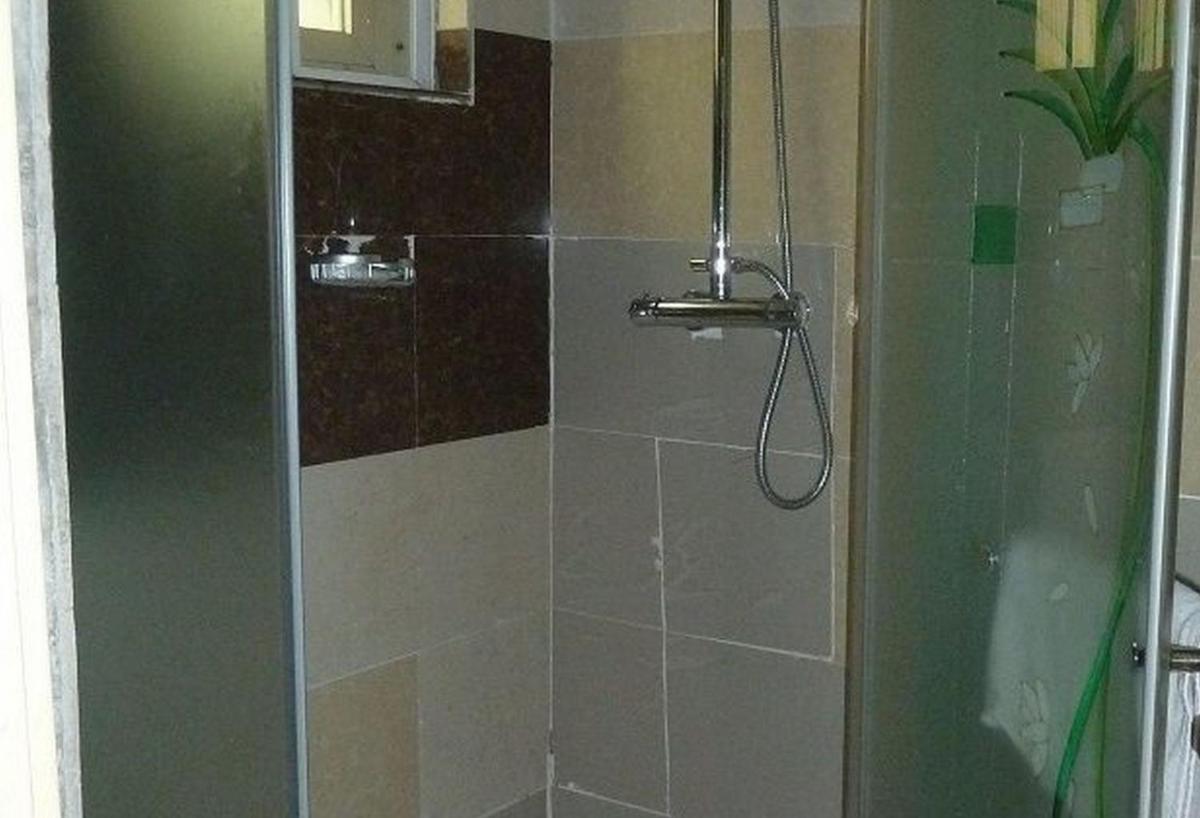 Wise Penny Suites and Spa - Housity