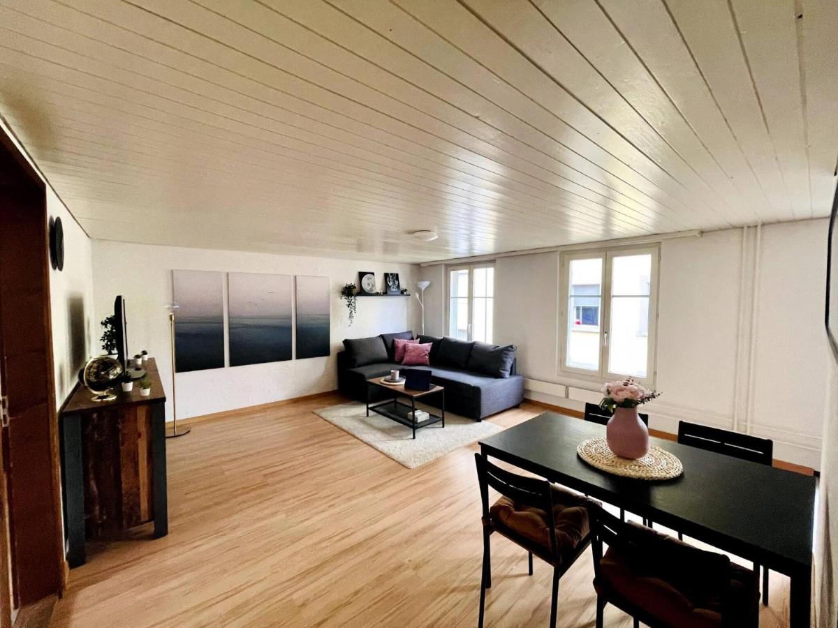 Newly furnished beautiful old building apartment in the center with Apple TV - Housity