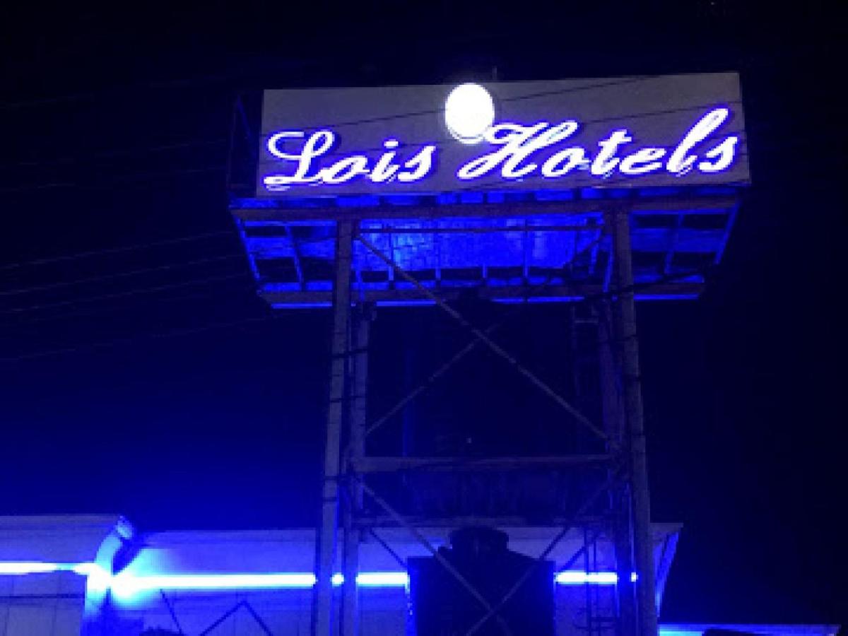 Room in Lodge - Lois Hotel Abuja - Housity