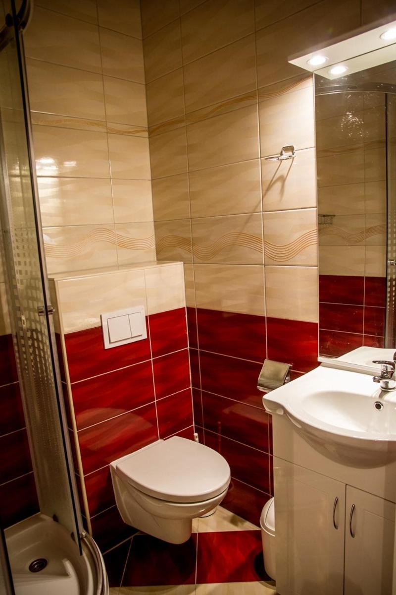 Rooms Cristal Roche - Housity