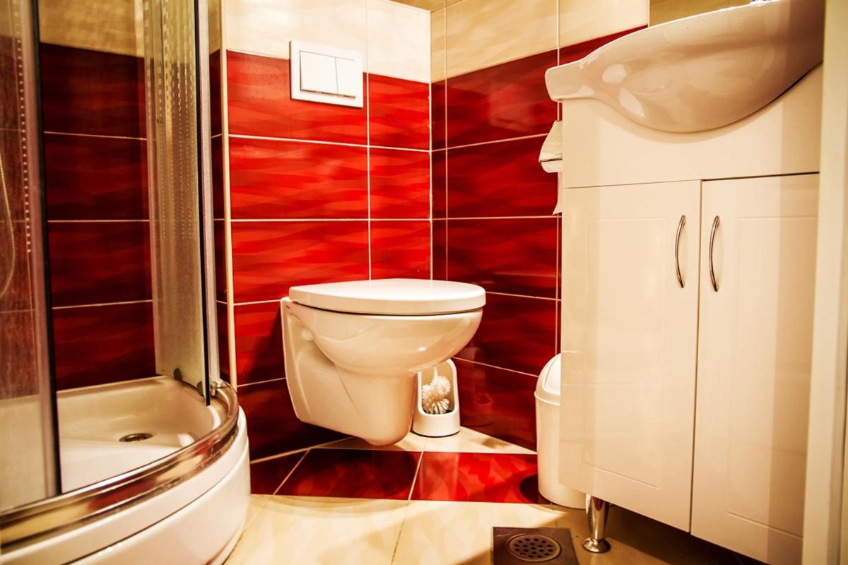 Rooms Cristal Roche - Housity