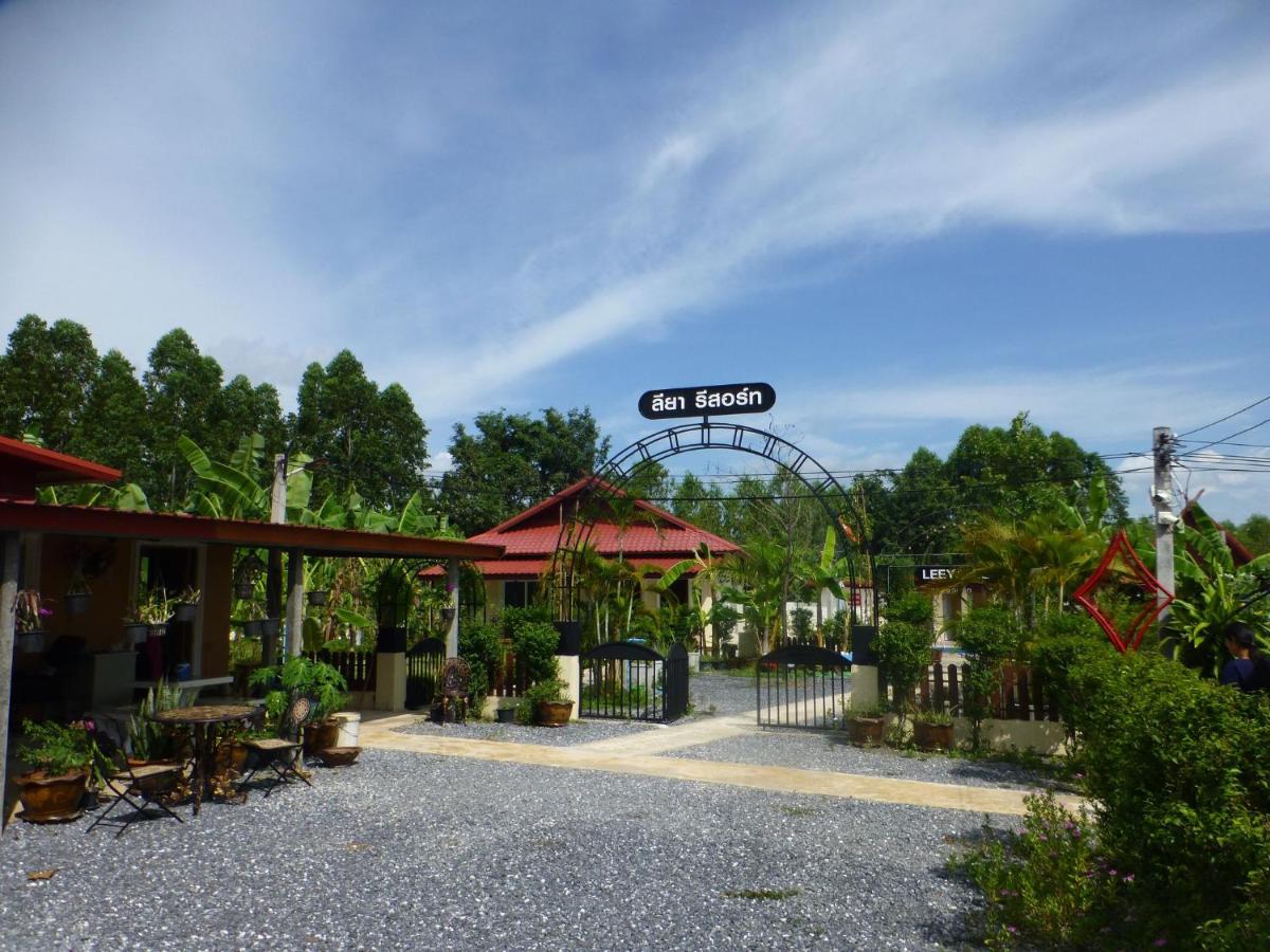 1 Double bedroom apartment with Pool and extensive Kitchen diningroom - Housity
