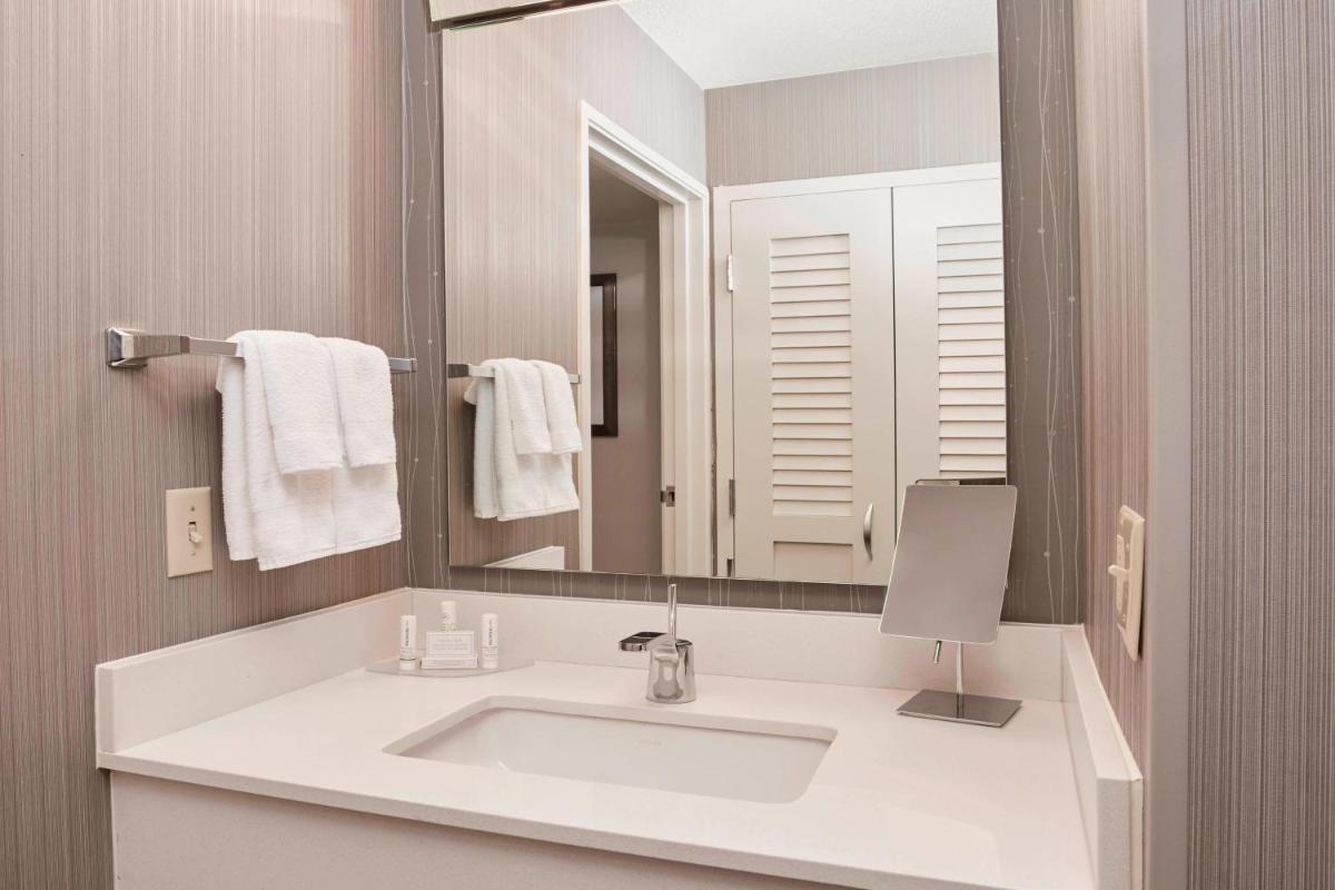 Courtyard by Marriott Detroit Pontiac/Auburn Hills - Housity