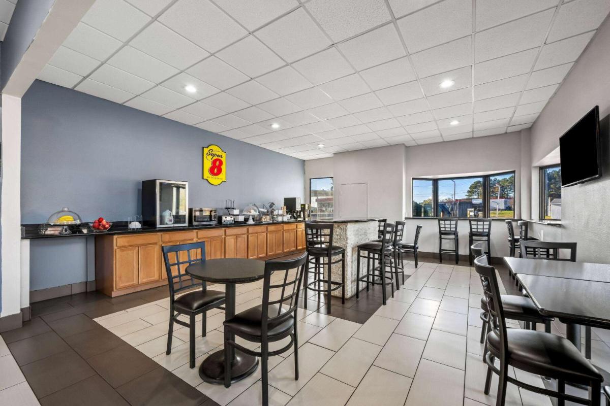 Super 8 by Wyndham Garysburg/Roanoke Rapids - Housity