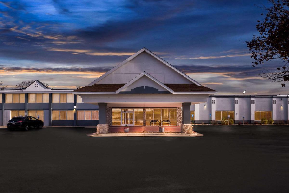 Quality Inn Fort Dodge - Housity