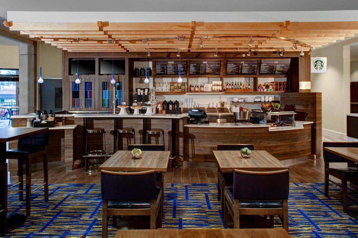 Courtyard by Marriott Carrollton - Housity