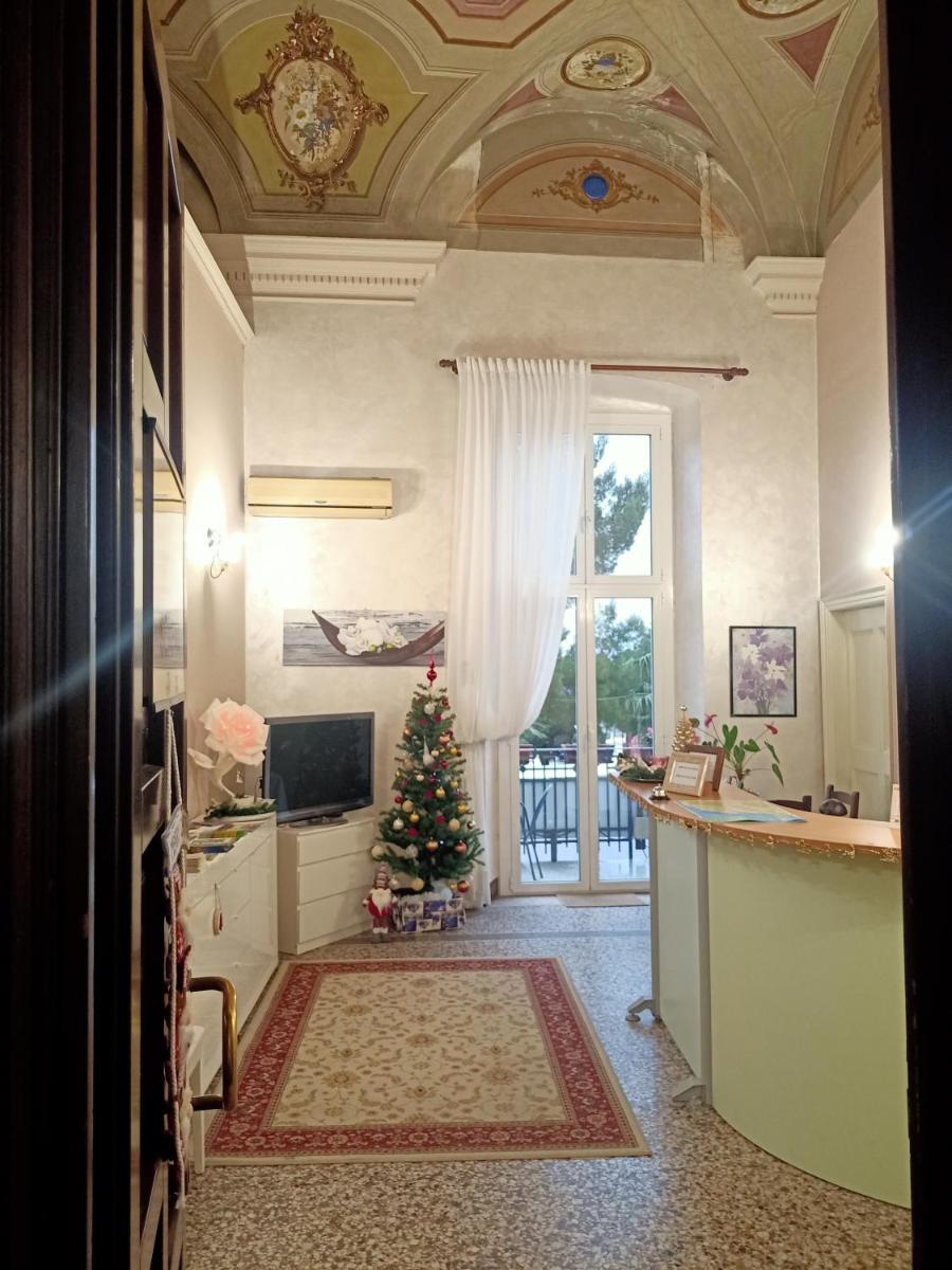Hotel Serena - Housity