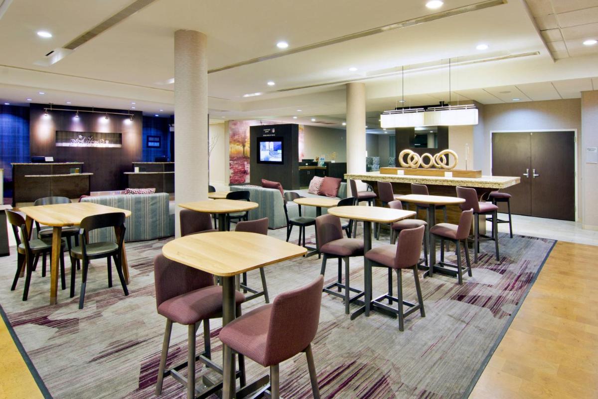 Courtyard by Marriott Clarksville - Housity