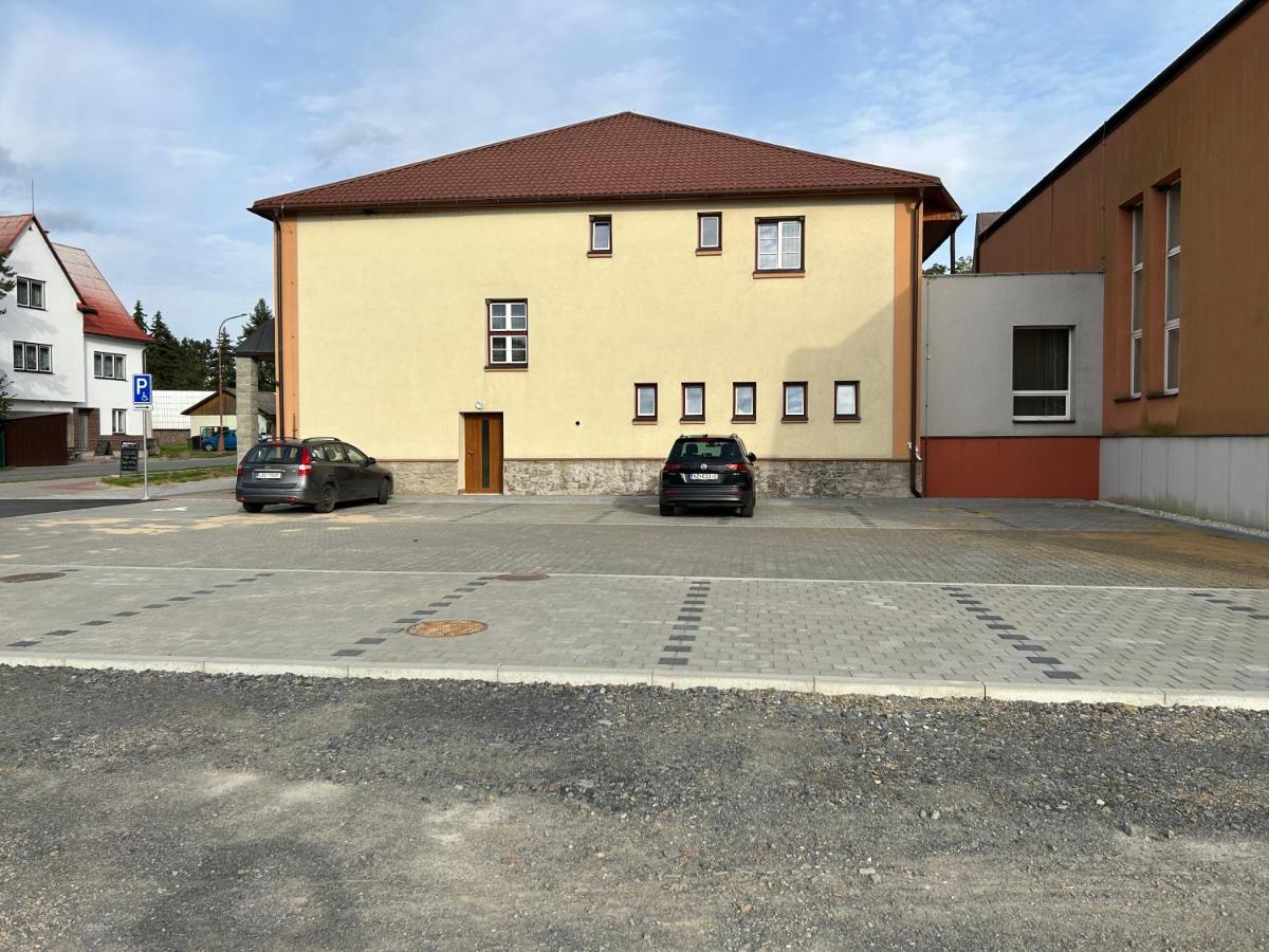 Lidový dům Halenkov - Housity