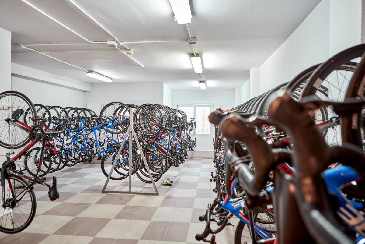 Montar en bicicleta en Universal Hotel Lido Park & Spa o alrededores