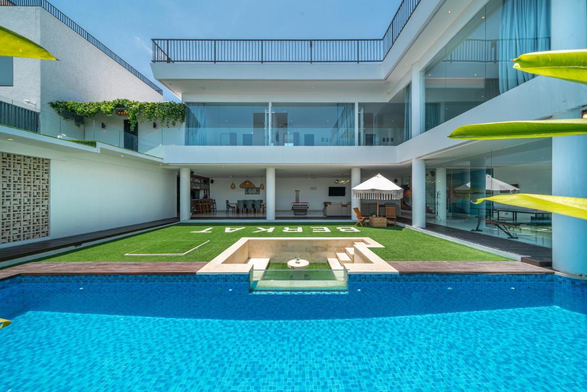 Berkat - Luxurious 4BR Villa - Just Minutes from the Beach - Housity