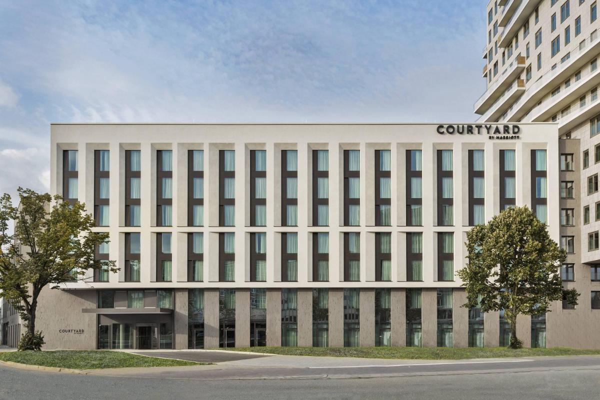 Courtyard by Marriott Hamburg City - Housity