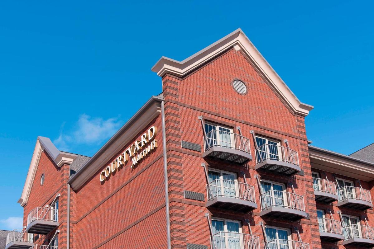Courtyard by Marriott Holland Downtown - Housity