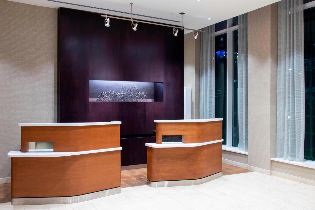 Courtyard by Marriott New York Queens/Fresh Meadows - Housity