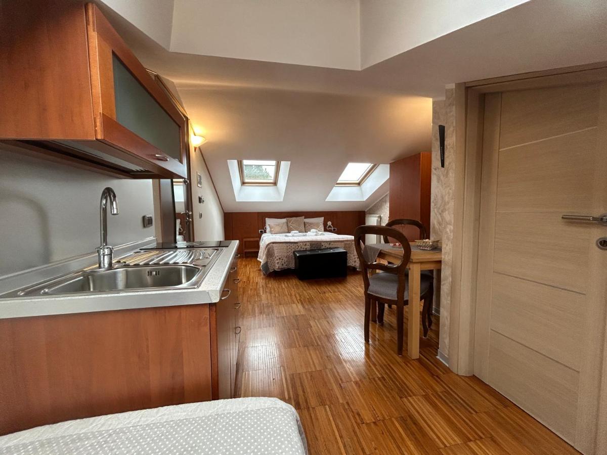 Aurelia Garden Gold B&B - Housity