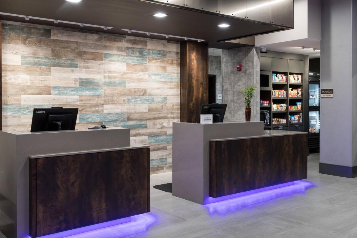 Courtyard by Marriott Houston Heights/I-10 - Housity