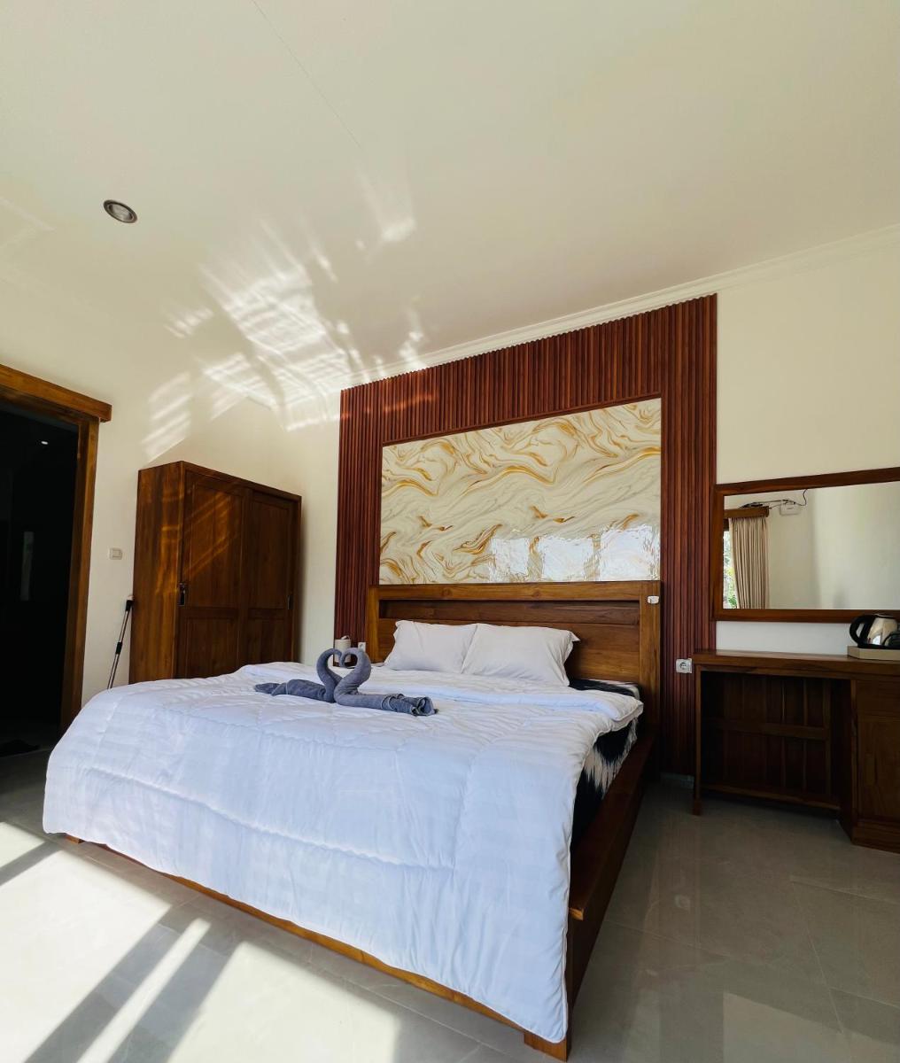 Medewi Hady Surf Camp - Housity