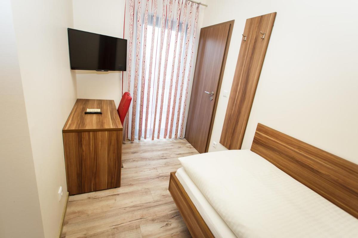 Bayrischer Hof - Housity