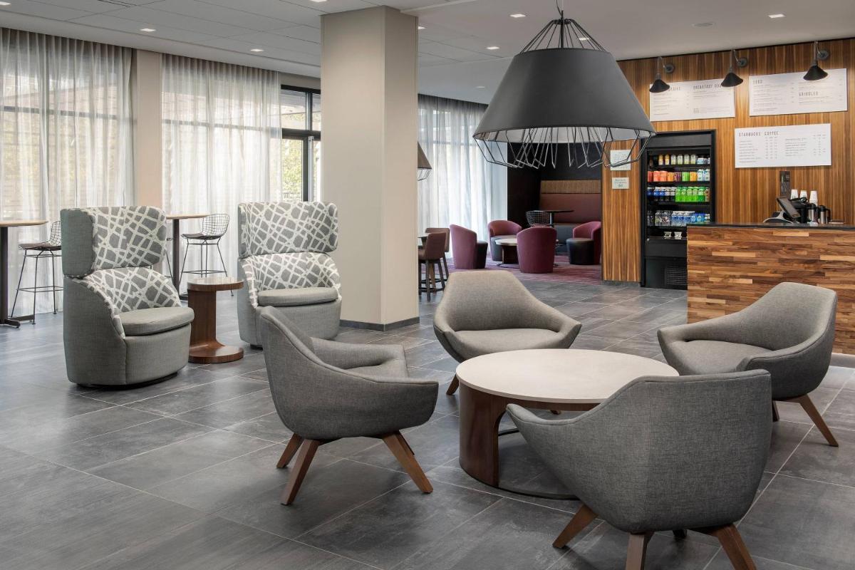 Courtyard by Marriott Portland East - Housity