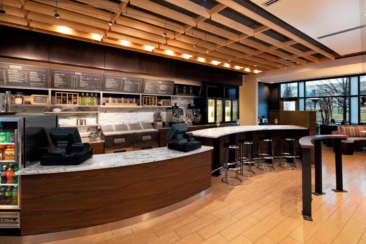 Courtyard Indianapolis Downtown - Housity