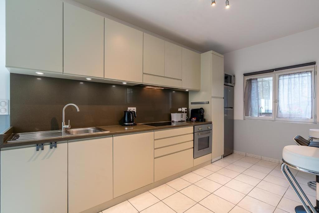 Rez de villa avec beau jardin et belle vue - Housity