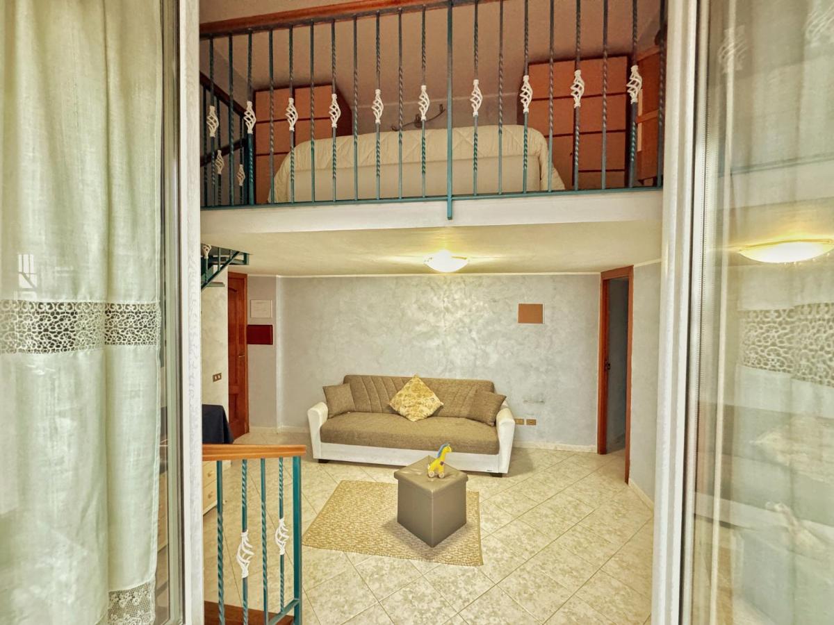 Laura House - Housity