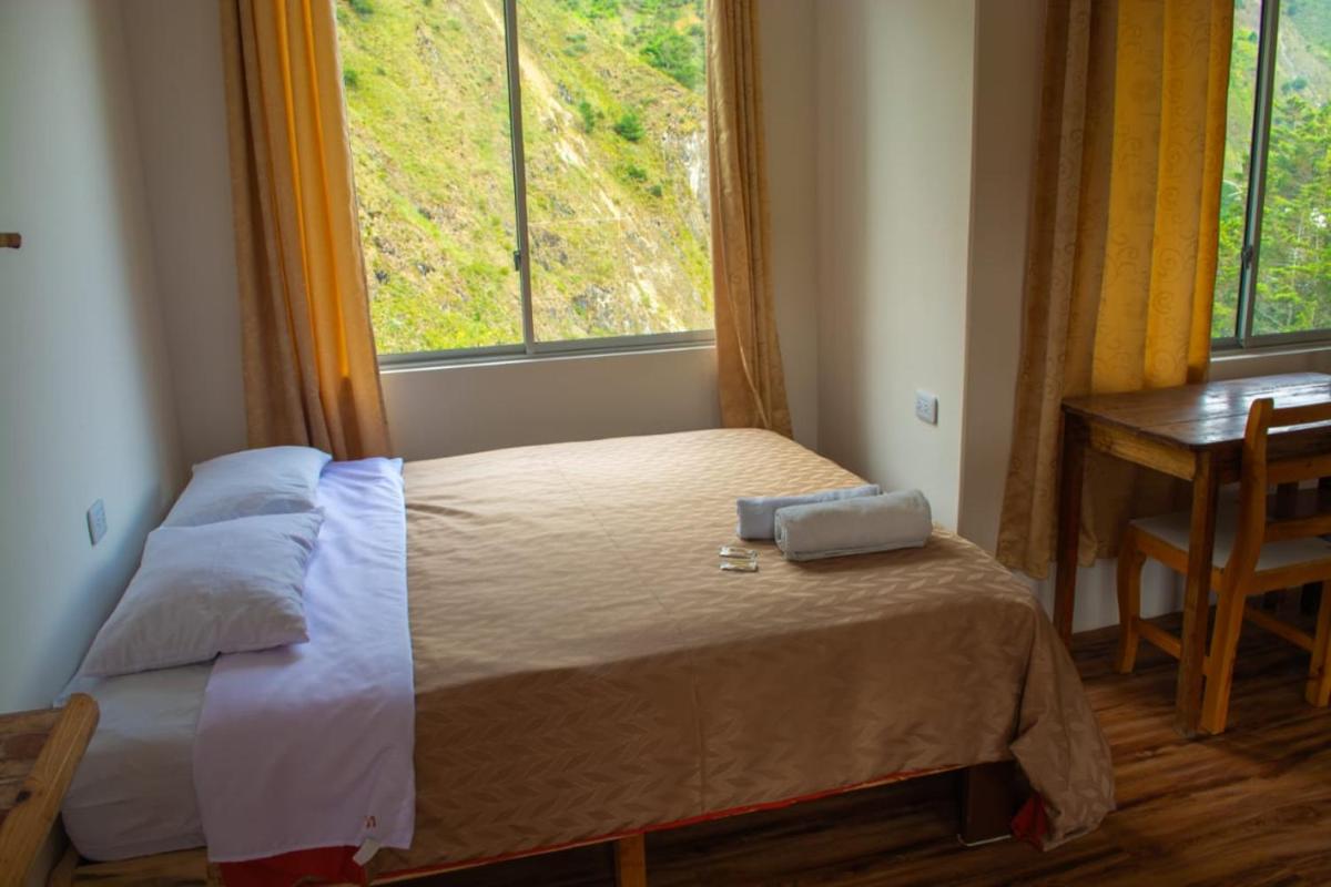Backpackers-balcones-river-lodge - Housity