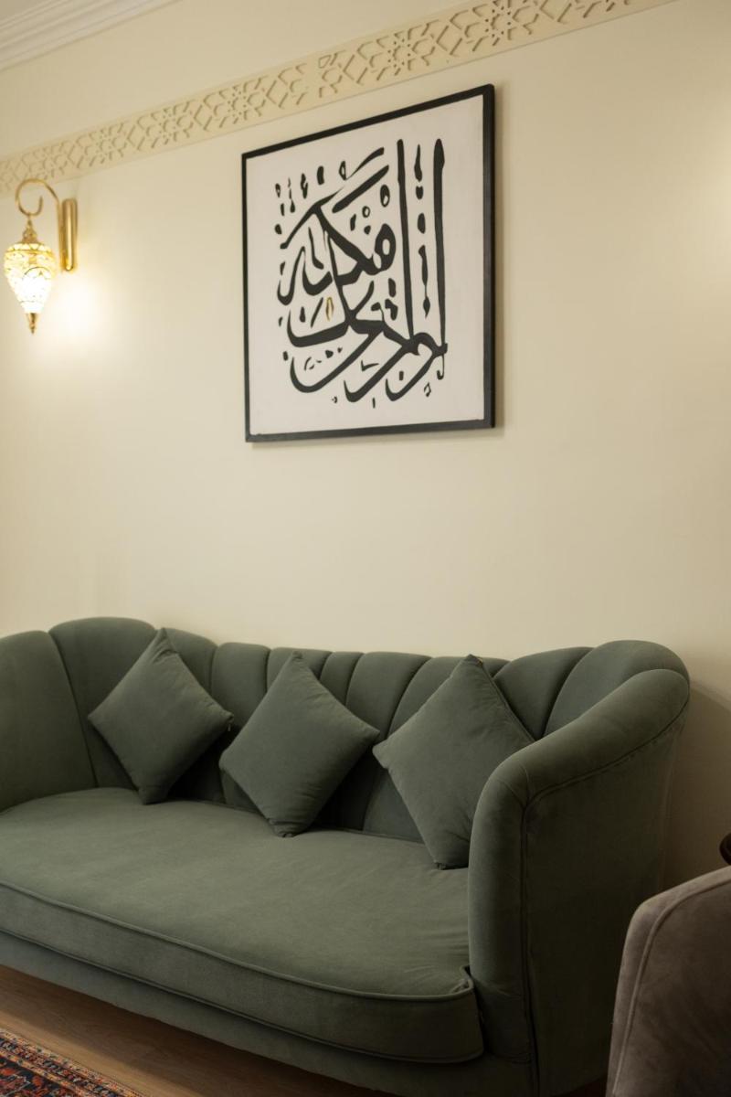 Sunny Apt In Downtown Cairo Near Tahrir Square - Housity