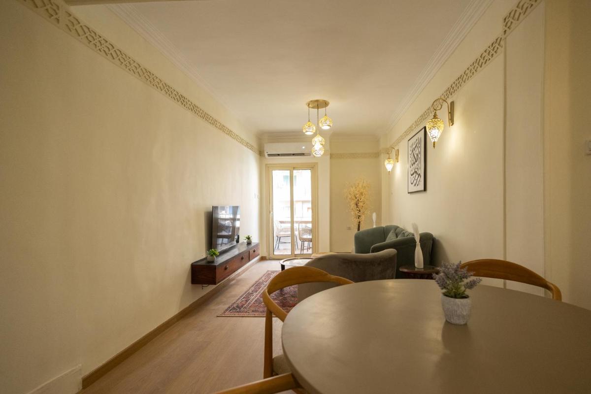 Sunny Apt In Downtown Cairo Near Tahrir Square - Housity