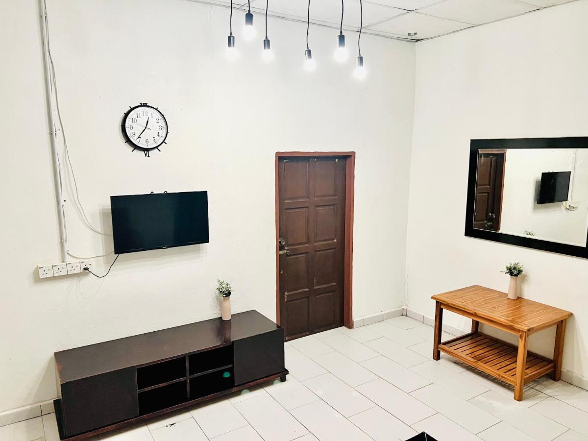 Padang Besar White House Homestay - Housity