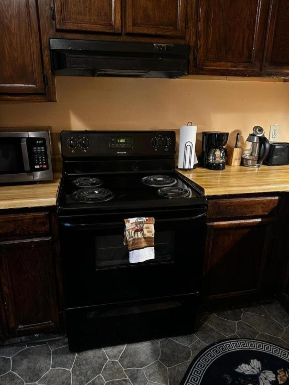 2BR Comfort in Lithonia Near Stone Mountain park - Housity